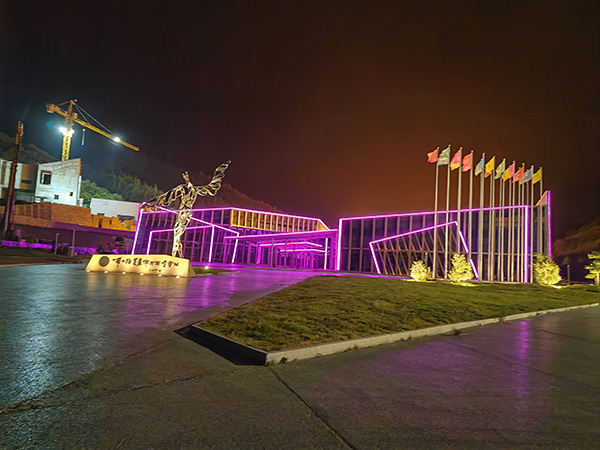 城市亮化是现代城市建设的重要组成部分，它不仅可以美化城市的夜景，还能提升城市的整体形象。随着科技的不断进步，城市亮化也得到了更多的关注和创新。本文将介绍一些关于城市亮化的创意和技术，帮助读者了解新源城市亮化的重要性以及如何进行新源城市亮化的规划和实施。